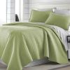 King/Cal King Lightweight  Ultra Soft 3-Piece Microfiber Quilt Set
